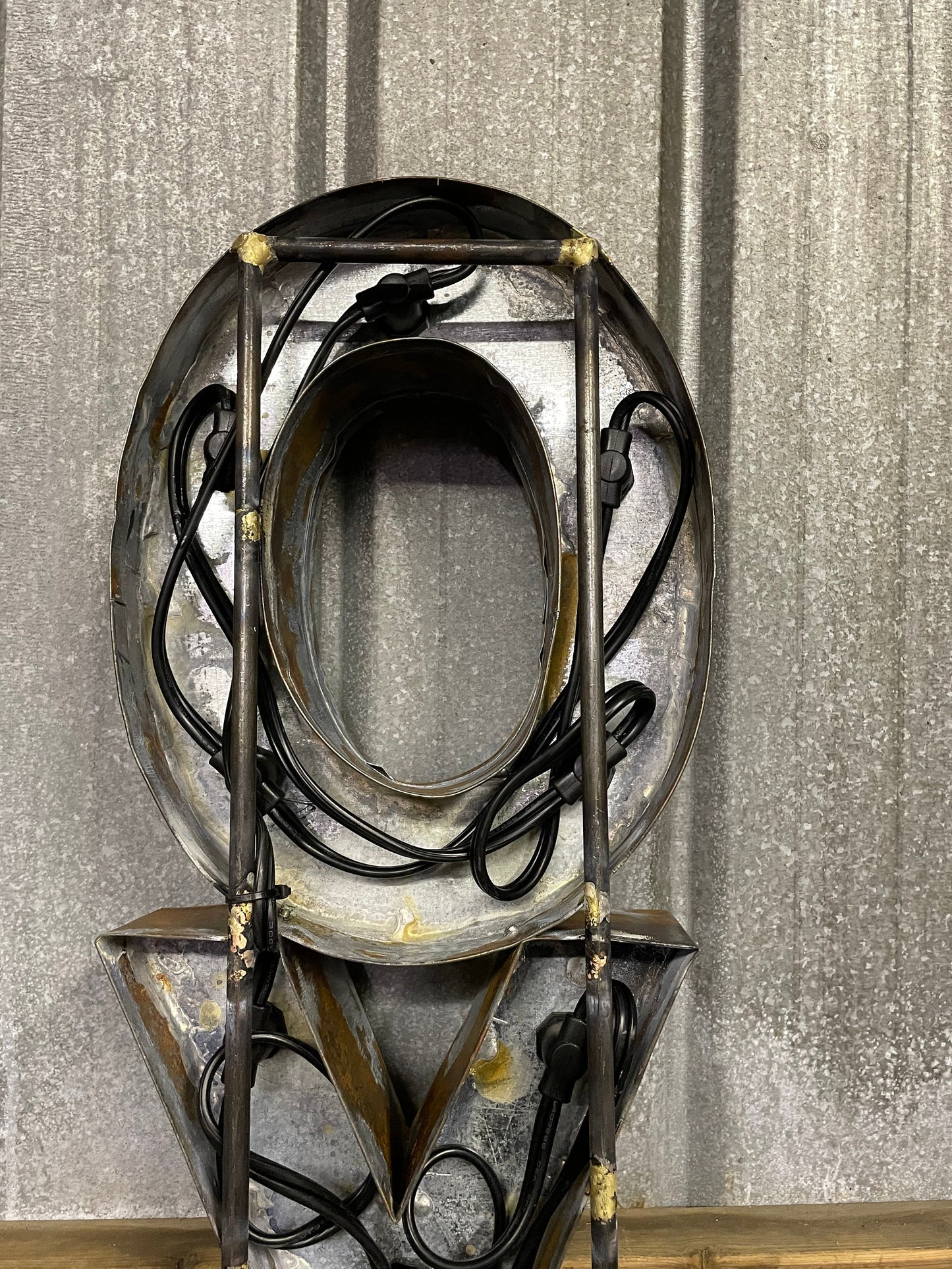 Image of 'O' letter in the word "Oysters" in a lit sign.